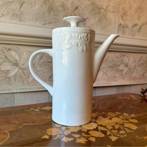 Garland Tea Pot 8837 White Leaf Embossed Lidded Stoneware Teapot